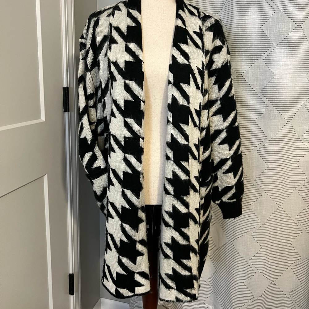 Who What Wear Black & White Houndstooth Cardigan  Sweater - size S
